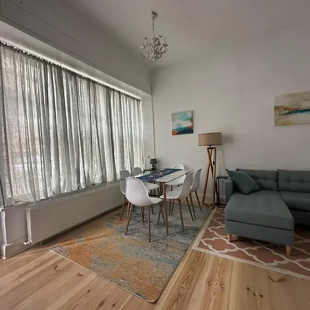 Apartment Rod 1 Cozy